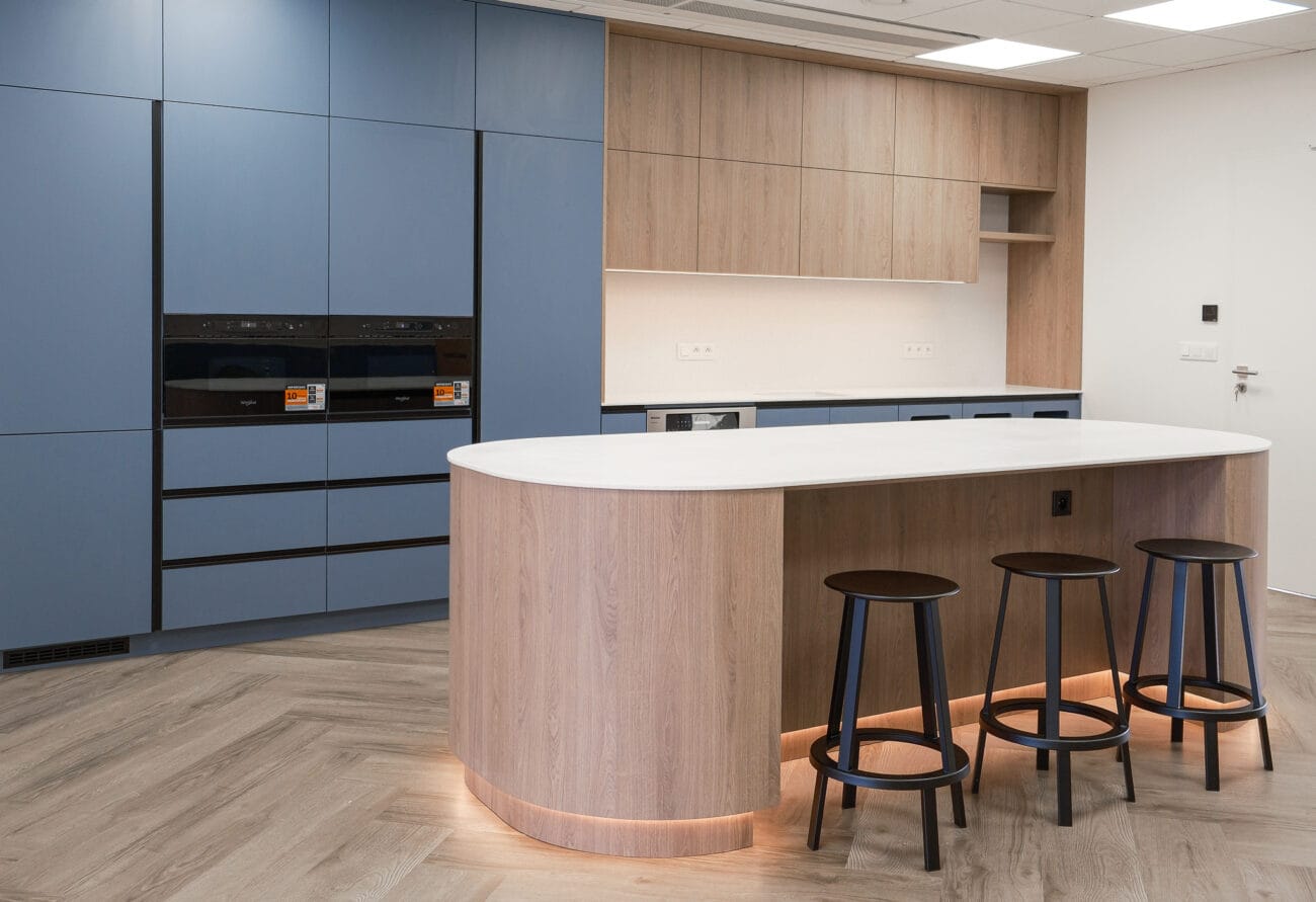 Kitchen with an artificial stone worktop